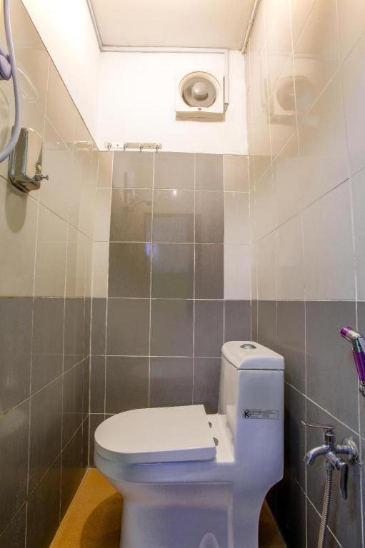 Spot On 89788 Musafir Transit Hotel Nilai Exterior photo